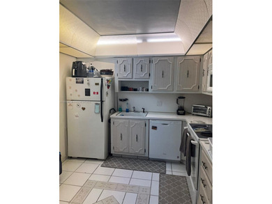 Very spacious 1 bedroom apartment with large balcony. Livingroom