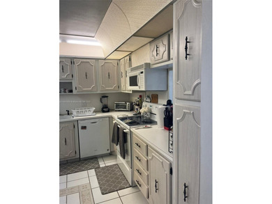 Very spacious 1 bedroom apartment with large balcony. Livingroom