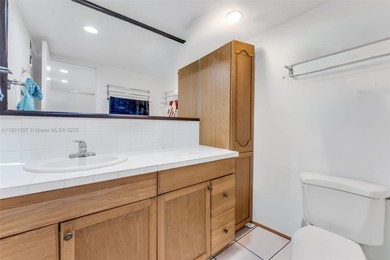 Great investment opportunity or starter unit! Stable tenant in