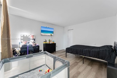 Great investment opportunity or starter unit! Stable tenant in