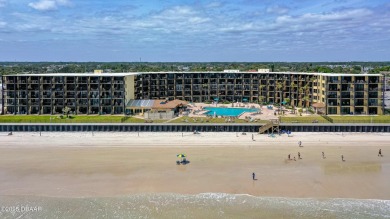 Oceanfront Perfection at the Iconic Hawaiian Inn Beach Resort