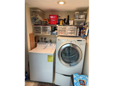 Spacious 2 bedrooms and 2.5 bathrooms unit. Located in the