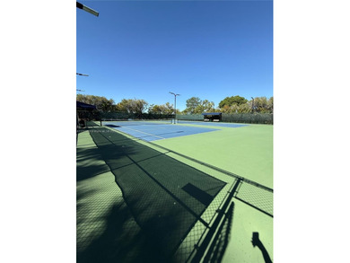 Spacious 2 bedrooms and 2.5 bathrooms unit. Located in the