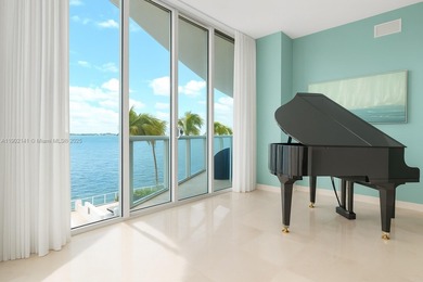 Modern Bayfront 3 Bedroom with Large Private Outdoor Oasis!