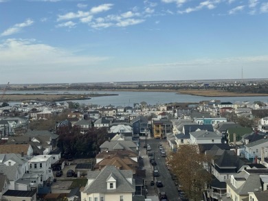 *Wonderful water views* Welcome to 1010 at the Brighton towers