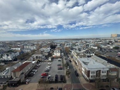 *Wonderful water views* Welcome to 1010 at the Brighton towers