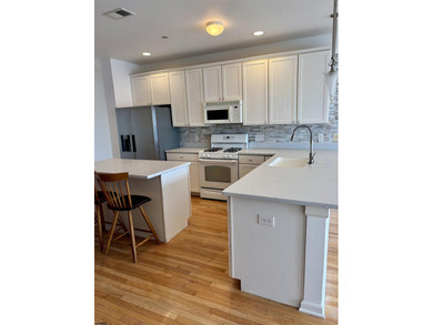 Bayfront Townhouse in Lower Chelsea with deeded 40 foot boat