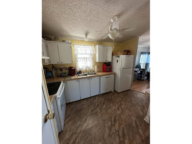2 Bedroom Doublewide in Active 55+ Community!    This furnished