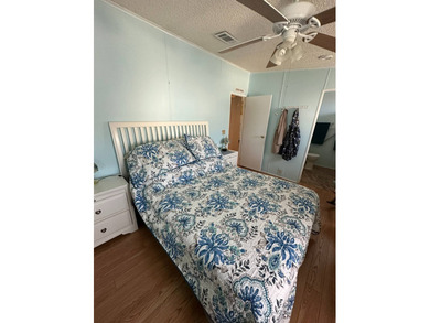 2 Bedroom Doublewide in Active 55+ Community!    This furnished