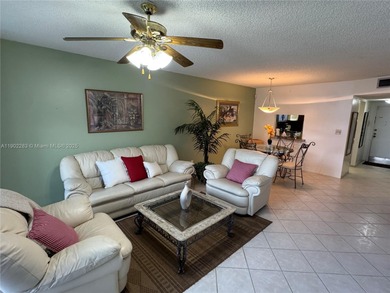 Bright & Beautiful 2-Bed/2-Bath Condo with Canal View - Prime