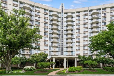 Beautifully remodeled luxury condo in Oak Brook Towers. Gorgeous