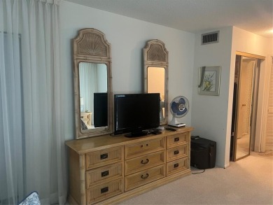 WELL MAINTAINED 2 BEDROOM 2 BATH WITH EAT IN KITCHEN. NEW VANITY