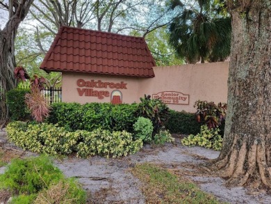 Well-kept 2/2 condo in a senior 55+ community. Screened balcony