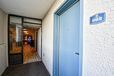 Newly Renovated 9th floor direct oceanfront Efficiency in