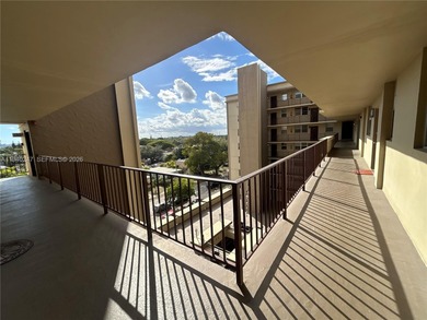 Beautiful 1/1.5 with an extra room that can be used as a guest