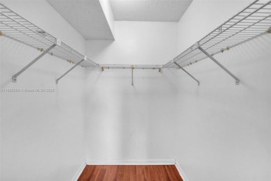 MUST SEE THIS ONE!! VERY SPACIOUS 2BR/2BA WITH WASHER/DRYER IN