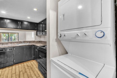 MUST SEE THIS ONE!! VERY SPACIOUS 2BR/2BA WITH WASHER/DRYER IN