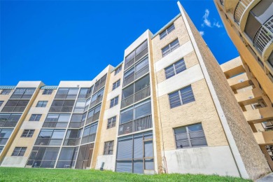 MUST SEE THIS ONE!! VERY SPACIOUS 2BR/2BA WITH WASHER/DRYER IN