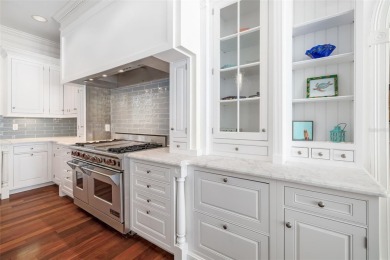 A private legacy estate on Siesta Key. Behind a private gate and