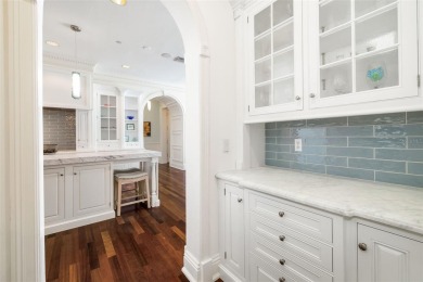 A private legacy estate on Siesta Key. Behind a private gate and