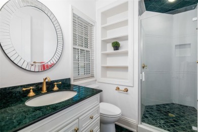 A private legacy estate on Siesta Key. Behind a private gate and