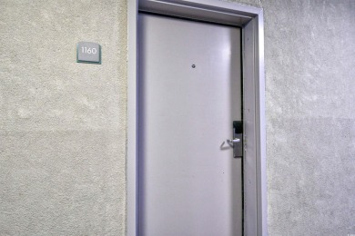 Newly Renovated 11th floor direct oceanfront Efficiency in