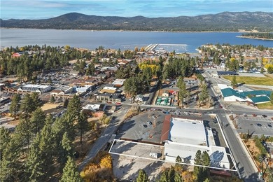 8,900 SF retail, warehouse, or event space in the heart of The