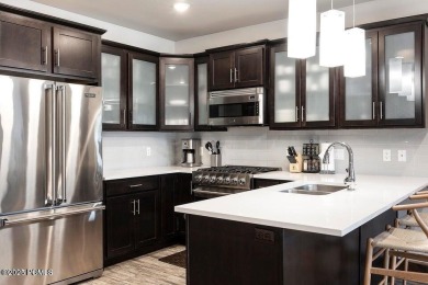 Don't miss out on the chance to own a stunning top floor condo