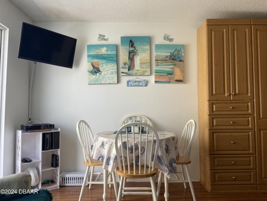 Welcome to your ideal coastal retreat in beautiful Daytona Beach