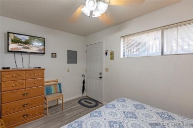 Looking for the perfect lakefront escape? Look no further! This