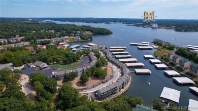 Looking for the perfect lakefront escape? Look no further! This