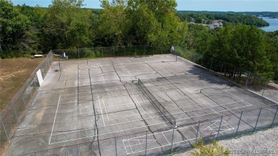 Looking for the perfect lakefront escape? Look no further! This