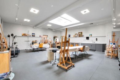 Check out this Scottsdale Gem! A 1 bed/1 bath on the 5th floor