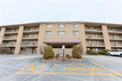Spacious, well maintained two bedroom condo in Quaker Valley