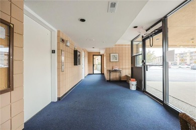 Spacious, well maintained two bedroom condo in Quaker Valley