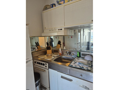 Move right in to this cozy beachfront Condo at the Island Club