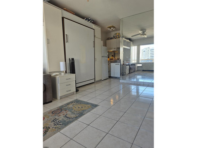 Move right in to this cozy beachfront Condo at the Island Club