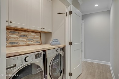 **PRIVATE BOAT SLIP WITH A LIFT**WATERFRONT HOME LUXURY