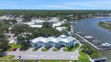 **PRIVATE BOAT SLIP WITH A LIFT**WATERFRONT HOME LUXURY