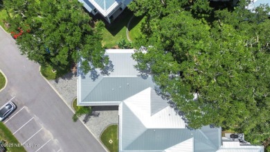 **PRIVATE BOAT SLIP WITH A LIFT**WATERFRONT HOME LUXURY