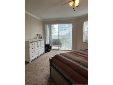 ALL ABOUT THE LIFESTYLE AT THE HARBORAGE! GREAT VIEW OVER POOL