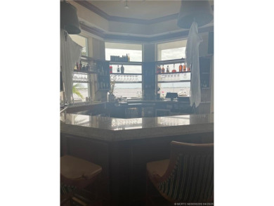 ALL ABOUT THE LIFESTYLE AT THE HARBORAGE! GREAT VIEW OVER POOL