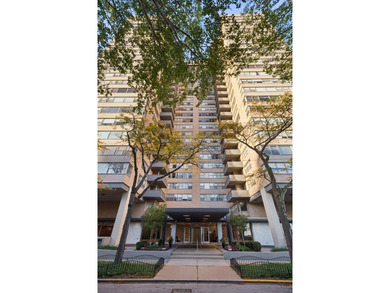 Welcome to Shoreline Towers 6k! This bright & spacious 1-bed 1