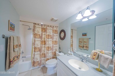 Penthouse, Ocean, River & Prestine 3-bedroom condo. Beautifully