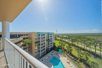 Penthouse, Ocean, River & Prestine 3-bedroom condo. Beautifully