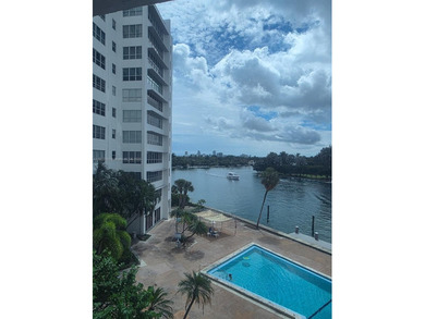1,150 SQ FT One Bedroom Plus Den in Bay Harbor Islands!
Enjoy