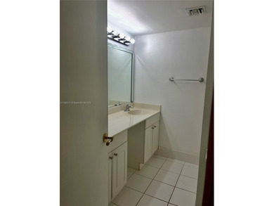 Great opportunity for investors, unit is rented to great