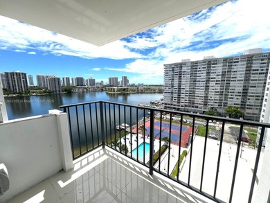 Bright spacious 1bedroom/1.5 bathroom apartment for sale in the