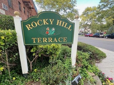 Oakland Gardens ,COOP 1 BEDROOM - split layout , easy can be use