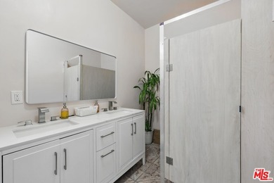 6611-6617 S San Pedro Street. This is a rare opportunity to